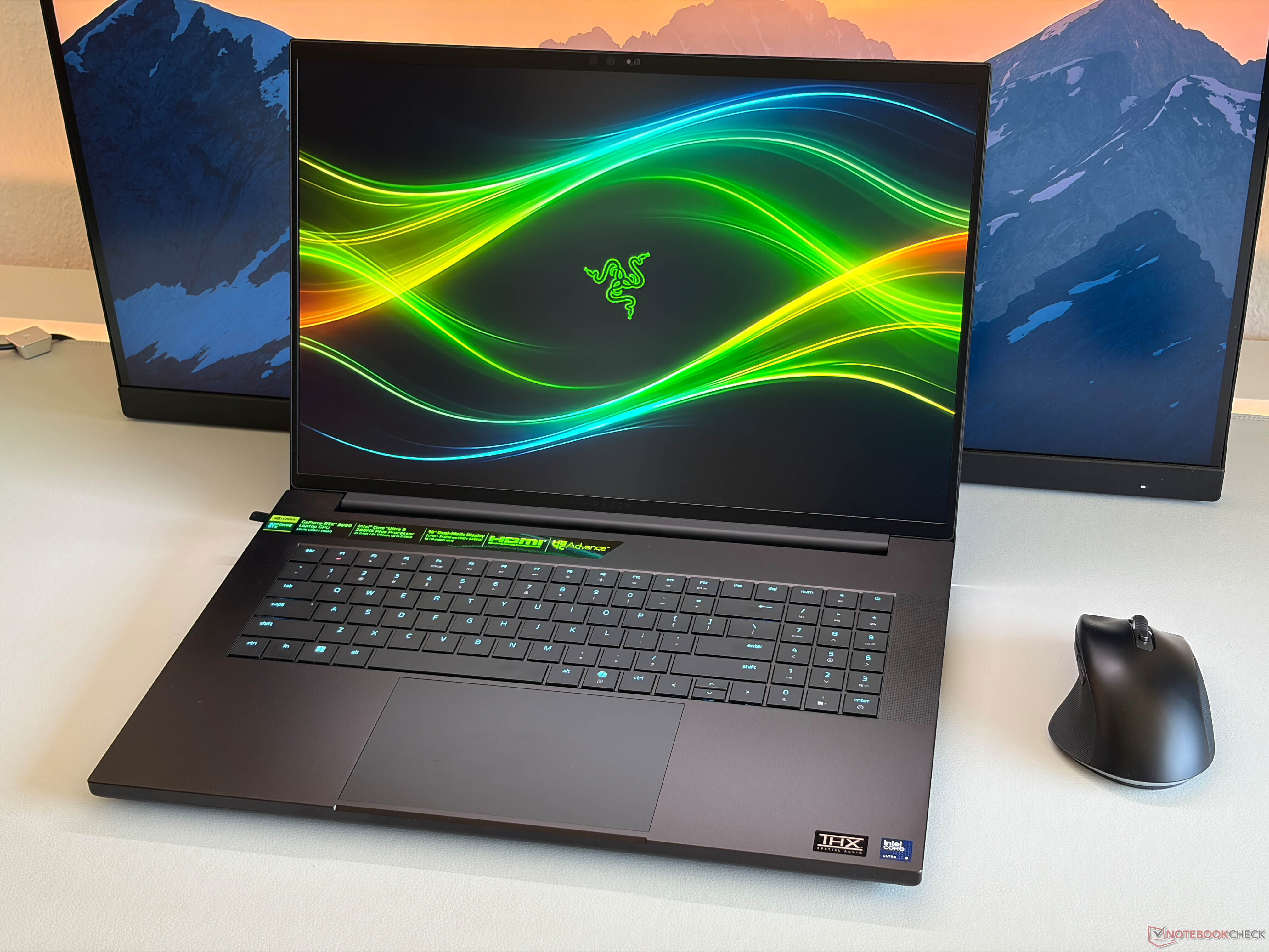 Razer Blade 18 dengan RTX 5090: Kencang Tapi Terlalu Mahal