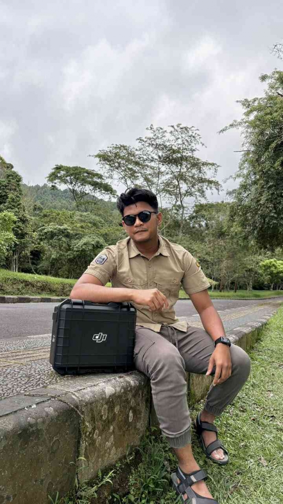 Dari Kendali Drone ke Karier Kreatif: Kisah Fathur