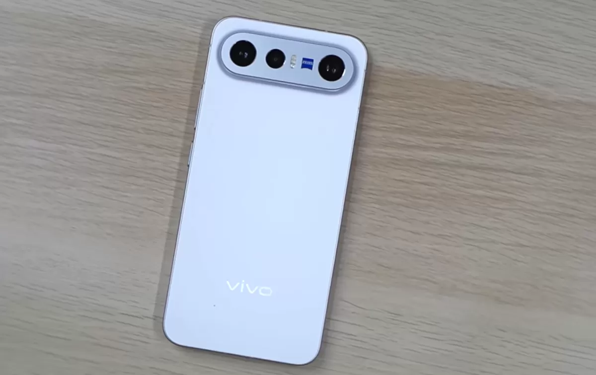 Vivo X300 vs X300e: Memilih Flagship Ringkas atau Baterai Jumbo