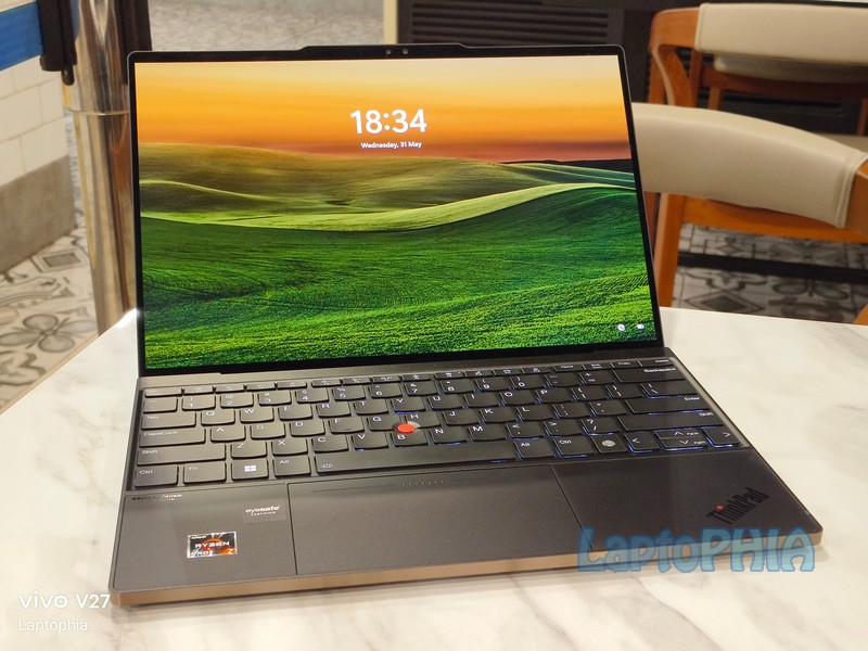 Lenovo LOQ 15IAX9I vs ThinkPad Z13 Gen 1: Mana Lebih Masuk Akal untuk Profesional Multitasking?