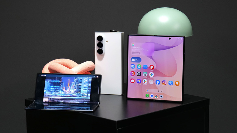 Harga Samsung Foldable: Z Fold 8 Ultra, Fold 8, dan Flip 8