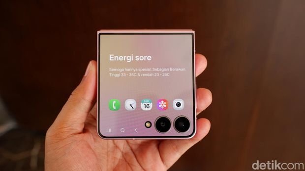 Samsung Galaxy Z Flip8: AI FlexWindow dan Harga Rp19 Jutaan, Layak Dibeli?
