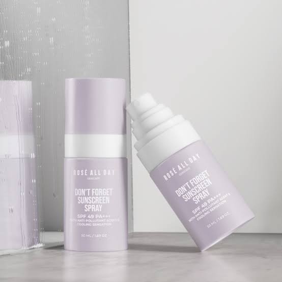 6 Sunscreen Spray SPF 50 Ringan untuk Kulit Berminyak