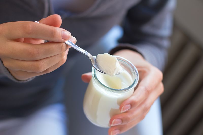 Makanan yang Memicu dan Mencegah Jerawat: Panduan Nutrisi untuk Kulit Bersih
