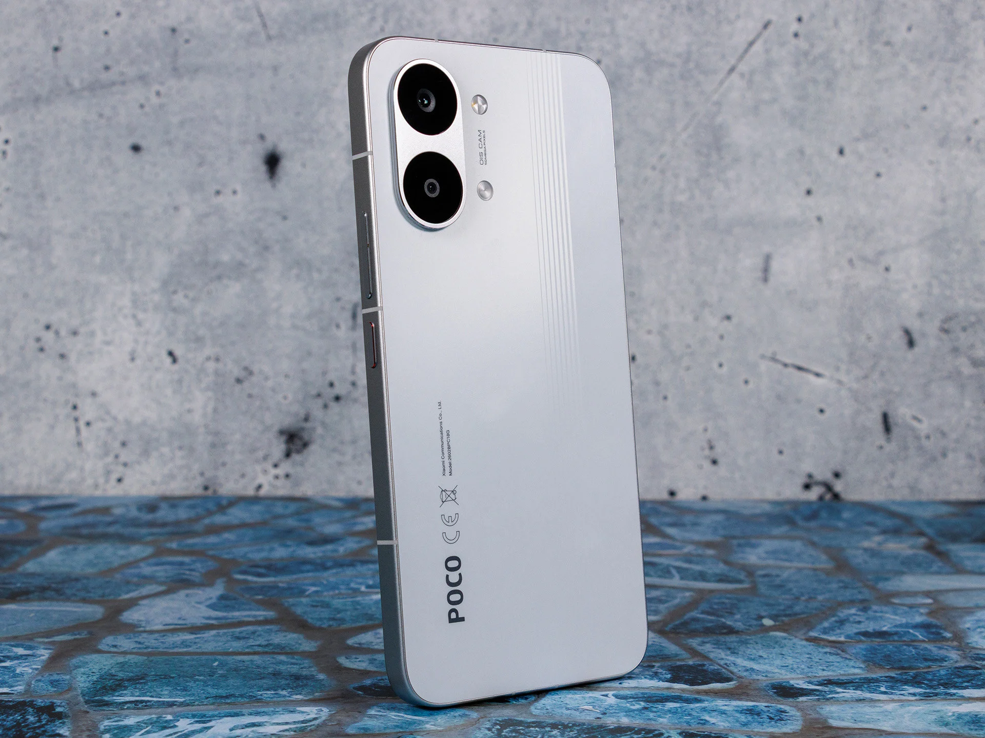 Poco X8: Baterai 9.000mAh dan Layar OLED 1,5K yang Mengguncang Kelas Menengah