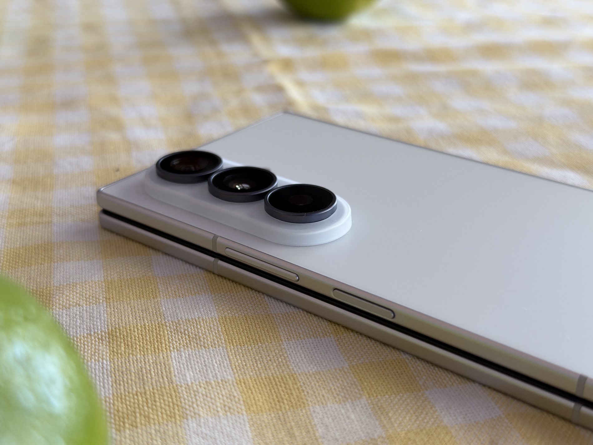Baterai Silikon-Karbon Galaxy Z Fold8 Mengubah Desain Ponsel Lipat