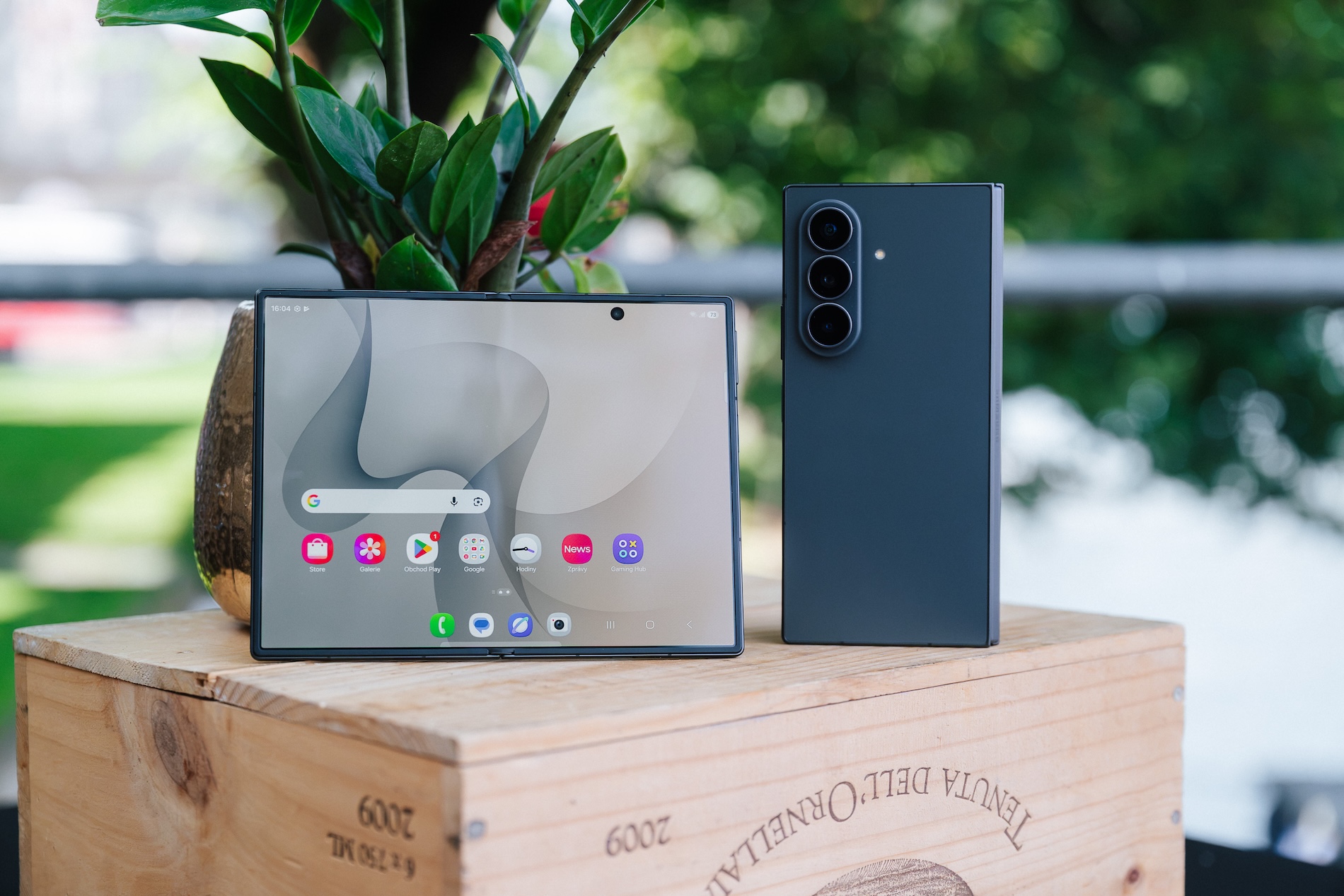 Flex Titanium di Galaxy Z Fold8: Lipatan Layar Nyaris Lenyap?