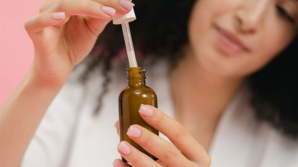 Bakuchiol vs Retinol: Anti-Aging Lembut untuk Kulit Sensitif