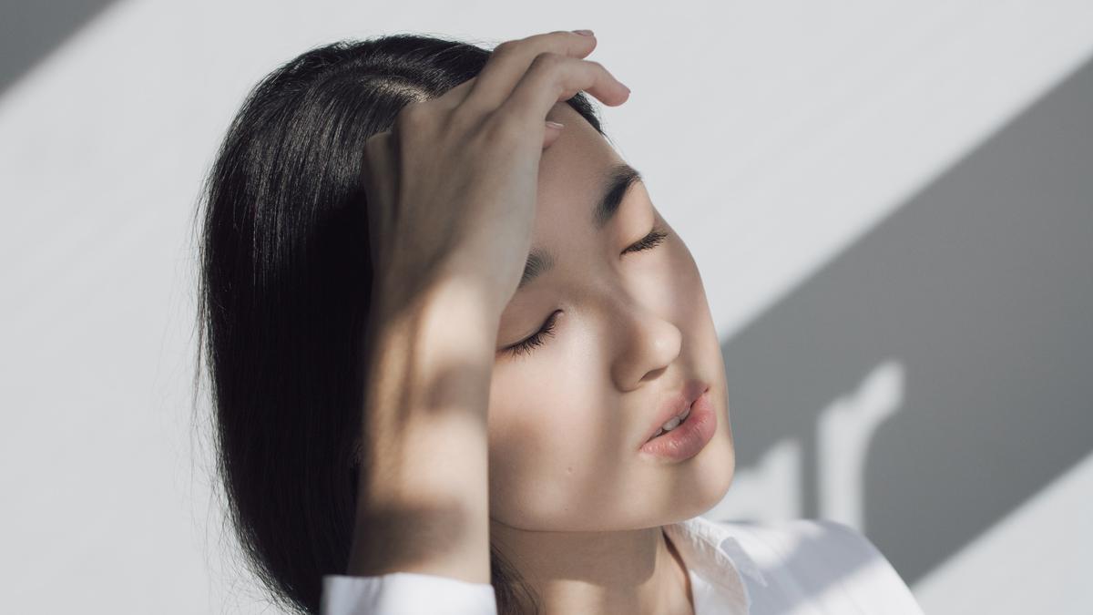 Ice Globe Facial: Rutinitas Pagi untuk Cerahkan Kulit dan Kurangi Bengkak