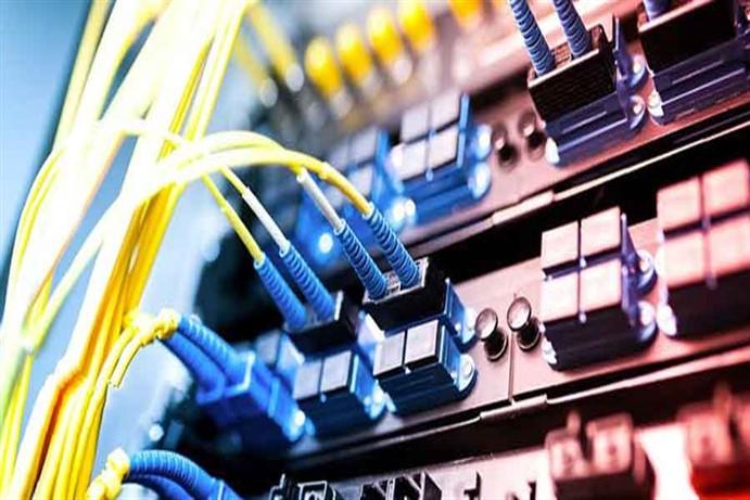 Kabel Bawah Laut Baru dan DWDM: Turbin Data untuk Ledakan AI