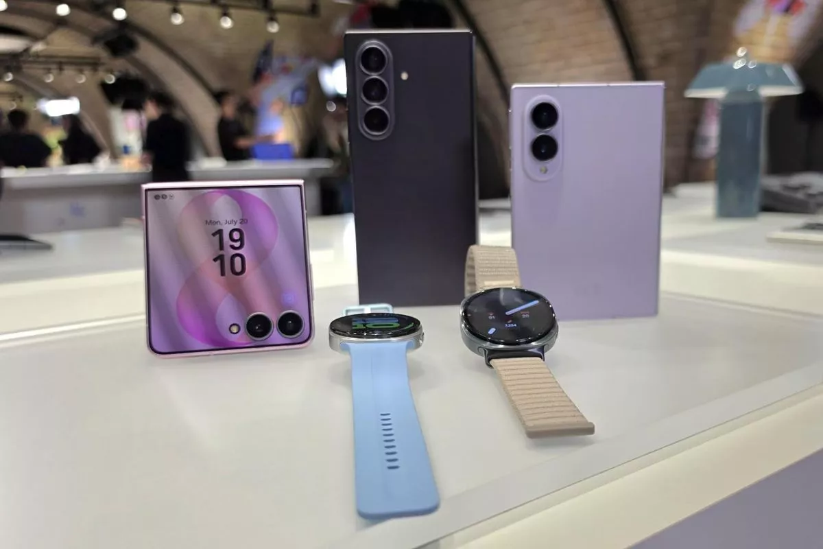 Galaxy Z Fold8 vs Ultra: Pilih Buat Kerja atau Konten?