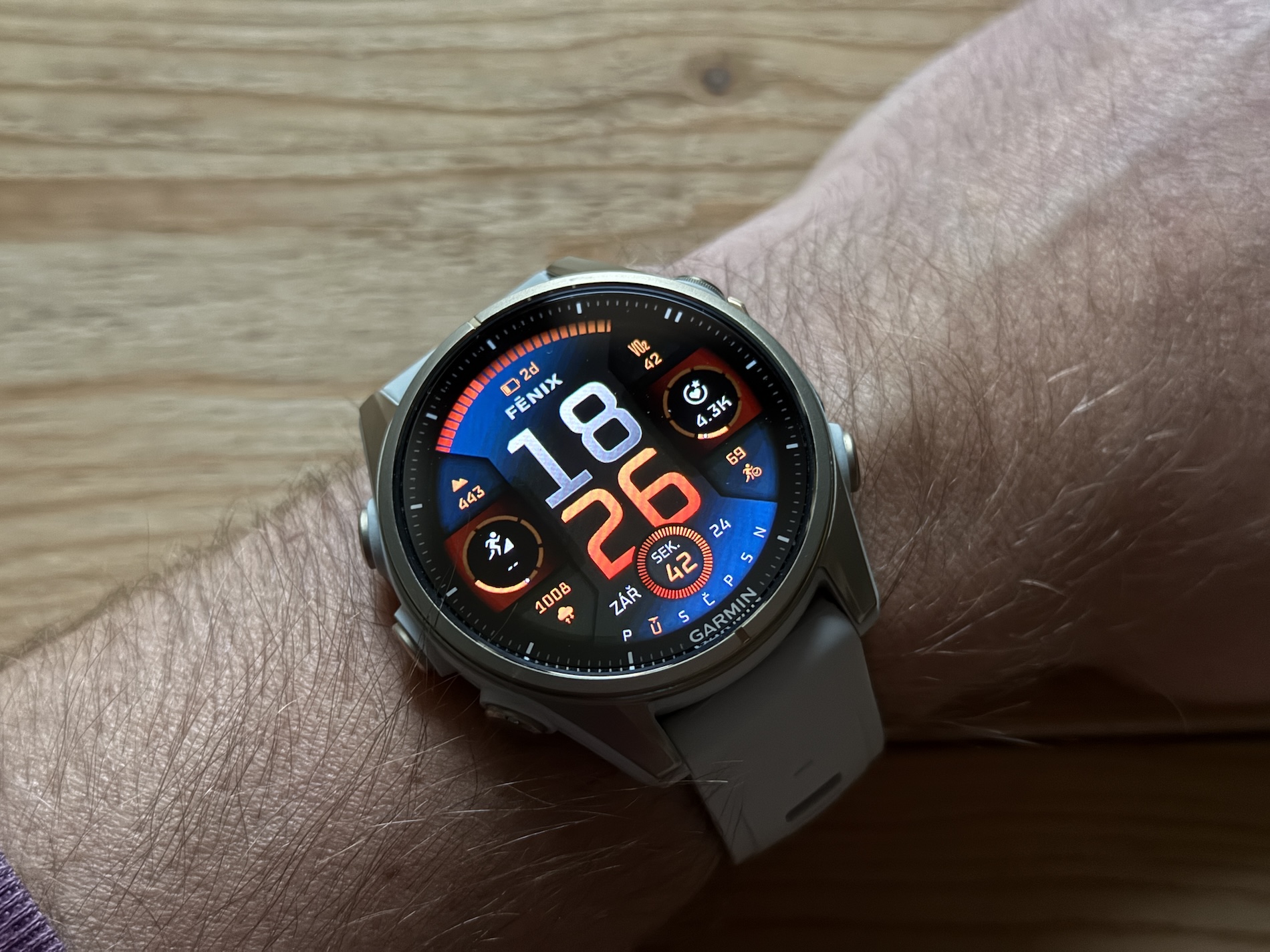 Garmin CIRQA: Gelang Pintar Minimalis yang Menantang WHOOP dan Fitbit