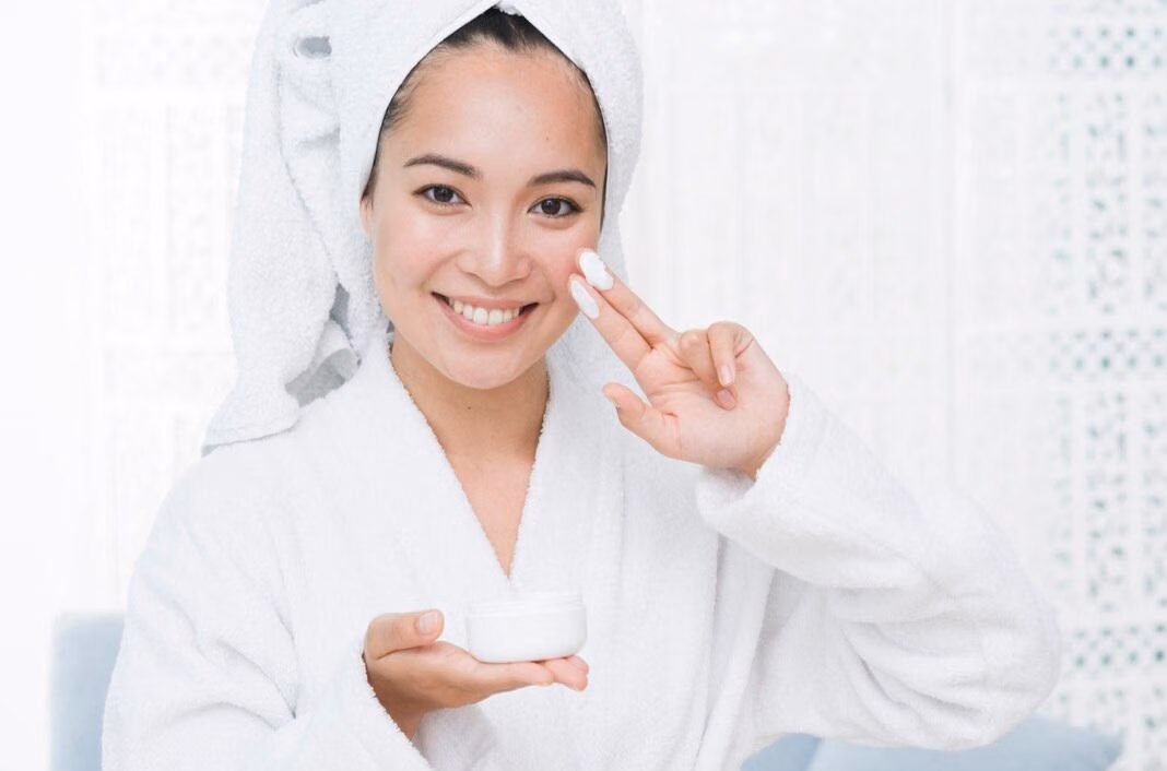 Urutan Skincare Pagi dan Malam yang Tepat untuk Hasil Maksimal