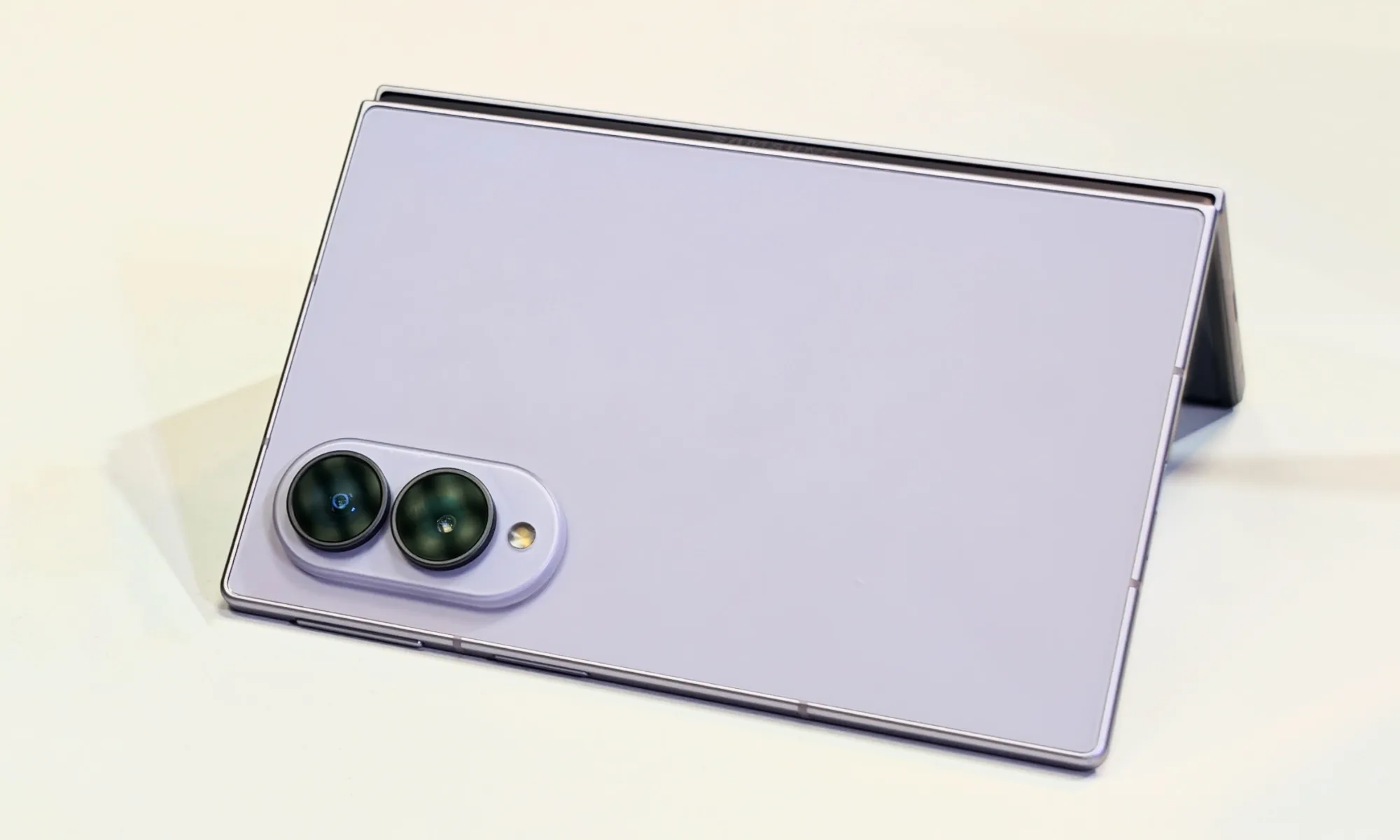 Xiaomi Mix Fold 5: Fold Lebar, Kamera 200MP, Penantang Serius Z Fold 8