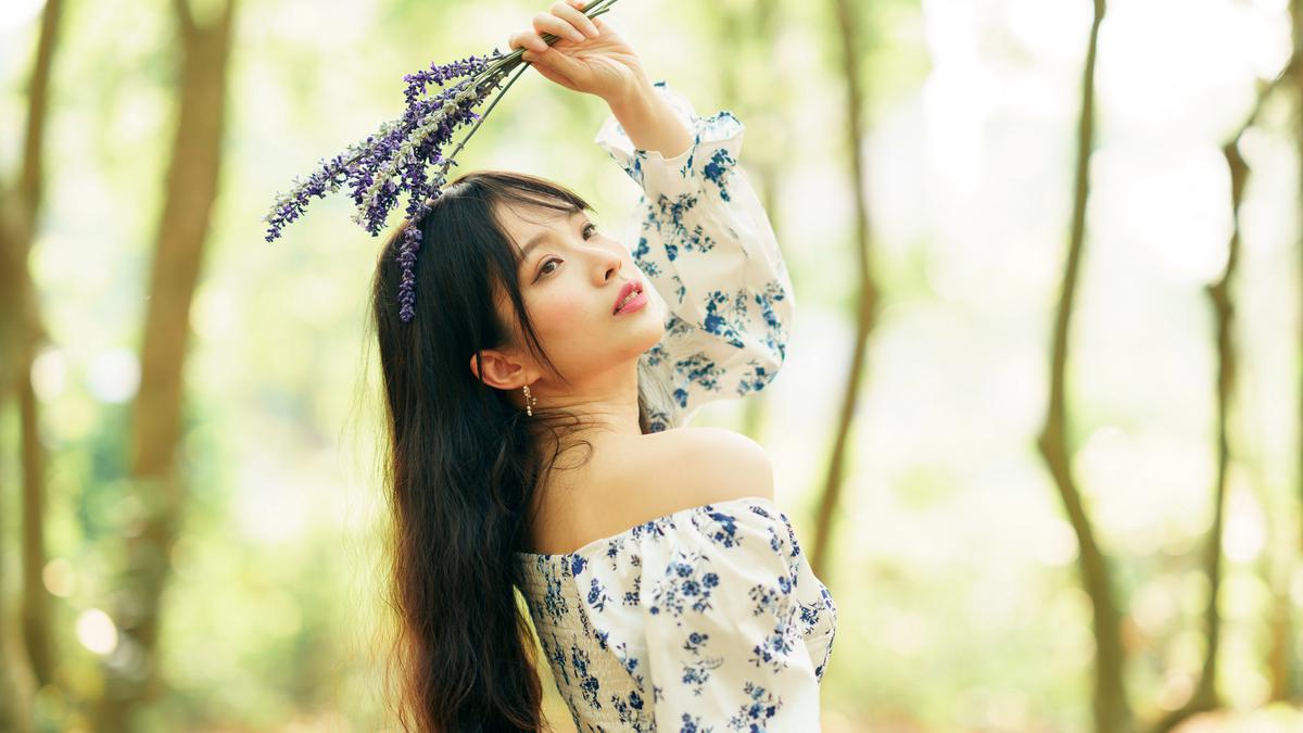 5 Warna Lip Tint untuk Makeup Sehari-hari yang Membuat Wajah Terlihat Segar