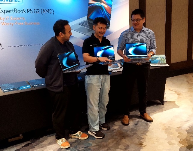 ExpertBook P5 G2: Laptop Ryzen AI untuk Profesional Hybrid