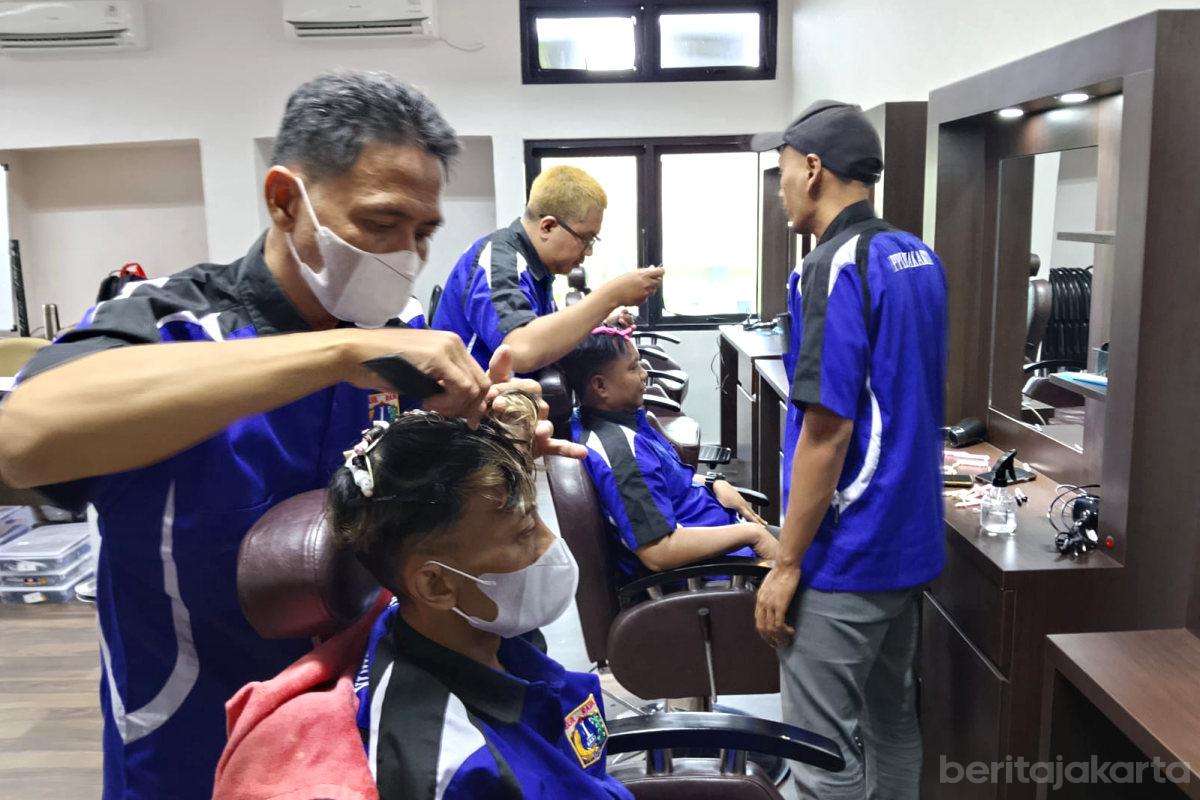 Program Pelatihan Tata Rambut Gratis: Tangga Nyata Menuju Wirausaha