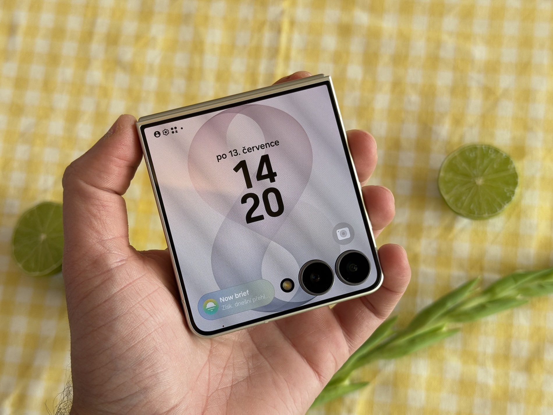 Galaxy Z Flip 8 Resmi dengan Exynos 2600 dan Desain Super Tipis