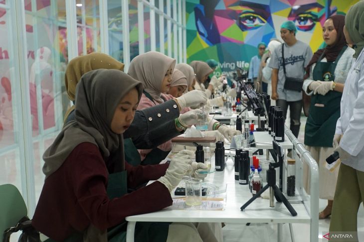 Dari Pabrik ke Konsumen: Edukasi Produksi Kosmetik dan Lahirnya Kepercayaan pada Produk Lokal