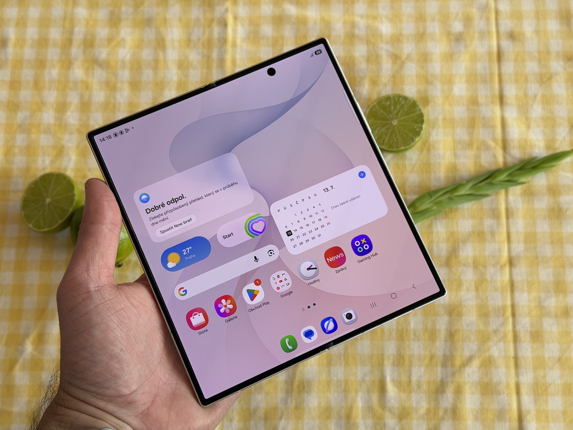 Layar Galaxy Z Fold 8 Lebih Terang 15% dan Minim Pantulan