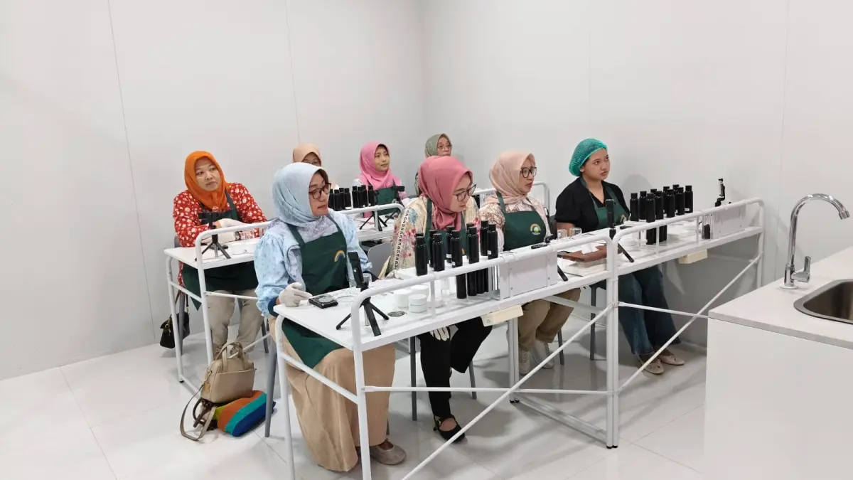 Dari Pabrik Lokal ke Ribuan Brand: Tulungagung, Hidden Gem Maklon Kosmetik