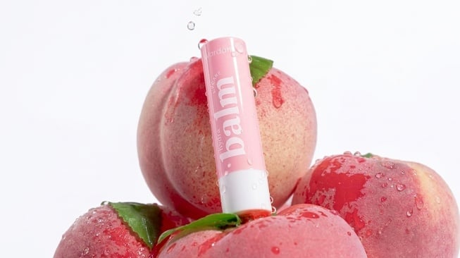 Bibir Kering dan Pecah-Pecah: Panduan Memilih Lip Balm dan Perawatan Harian