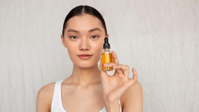 Niacinamide vs Vitamin C: Mana Serum Pencerah yang Tepat untuk Kulit Kusam?