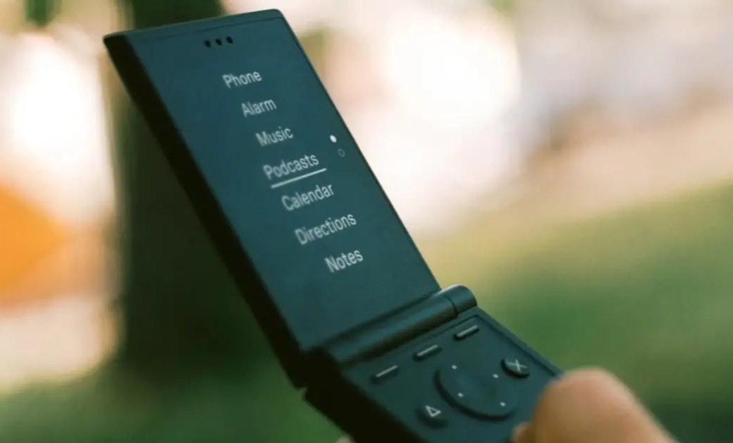 Light Flip: Ponsel Lipat Minimalis untuk Digital Wellness