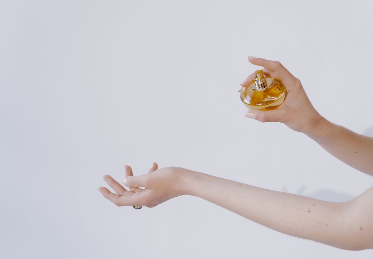 10 Parfum Lokal Tahan Lama dengan Aroma Premium dan Harga Ramah Kantong