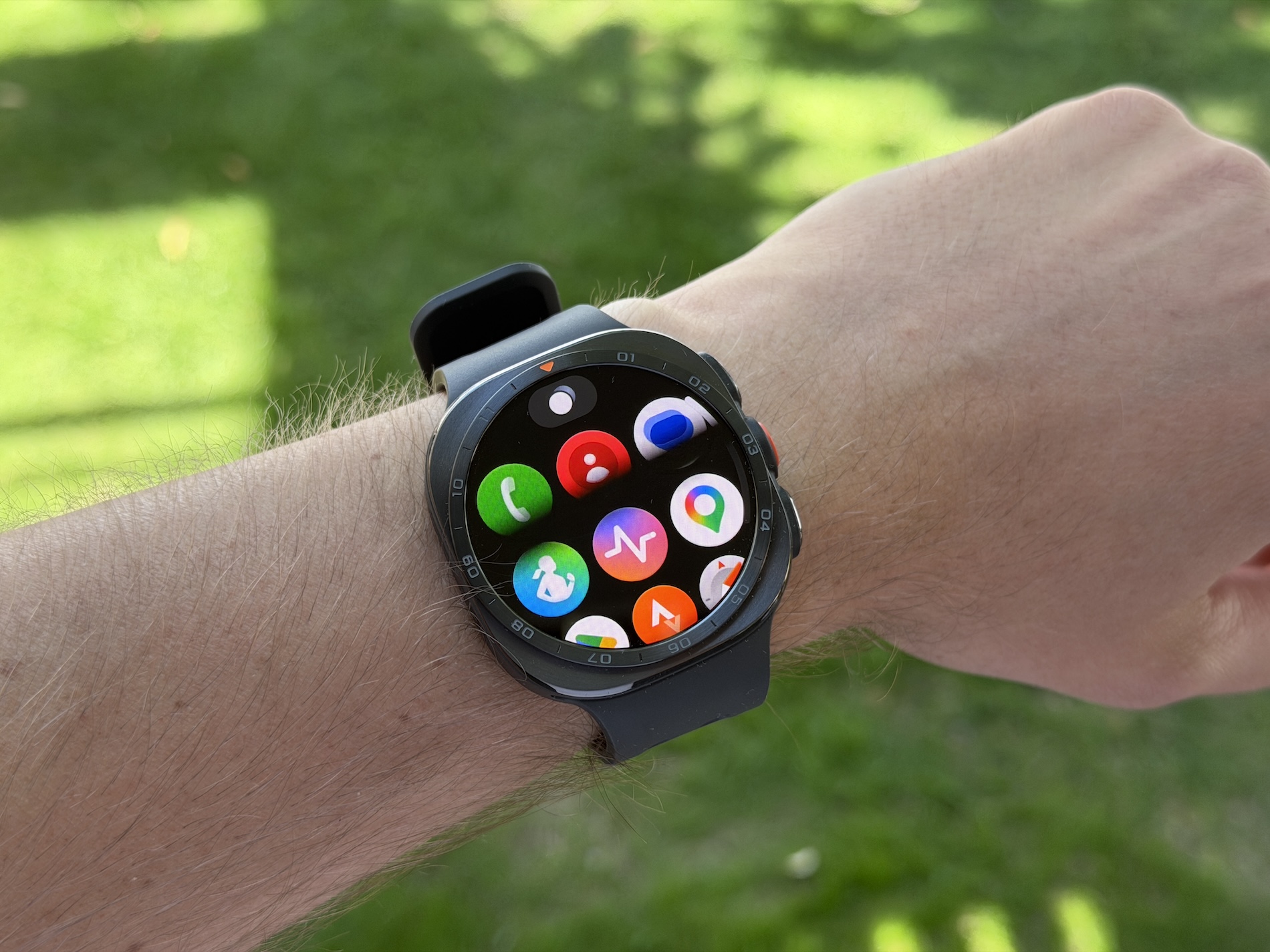 Galaxy Watch Ultra 2 vs Galaxy Watch 9: Mana untuk Gaya Hidup Aktifmu?