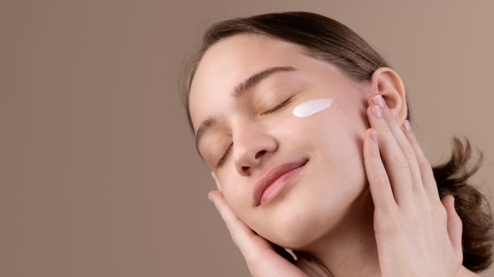 Sunscreen Terjangkau Tanpa White Cast: 6 Pilihan Terbaik untuk Wajah Mulus Sepanjang Hari
