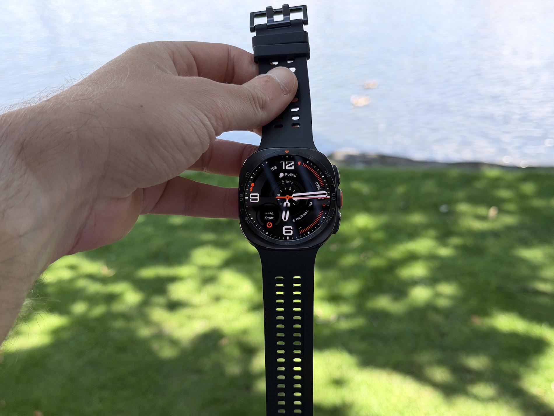 Galaxy Watch Ultra 2 vs Galaxy Watch 9: Mana untuk Gaya Hidup Aktifmu?
