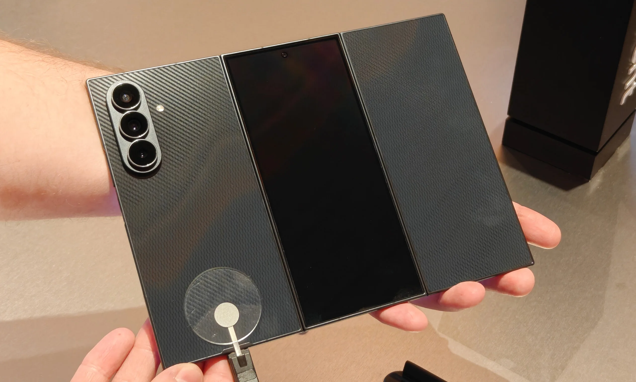 Galaxy Z TriFold 2: Layar 10 Inci Siap Tantang Huawei