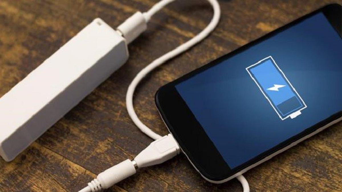 Mengapa Baterai Ponsel Tetap Berkurang Meski Dimatikan?