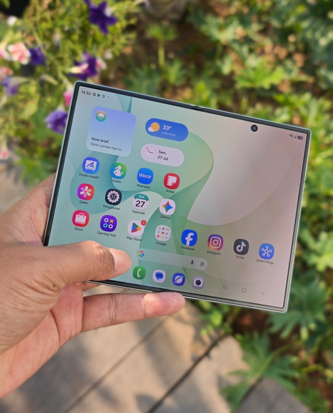 Samsung Galaxy Z Fold8: Tipis, Nyaman Dibaca, Perlu Adaptasi Genggaman
