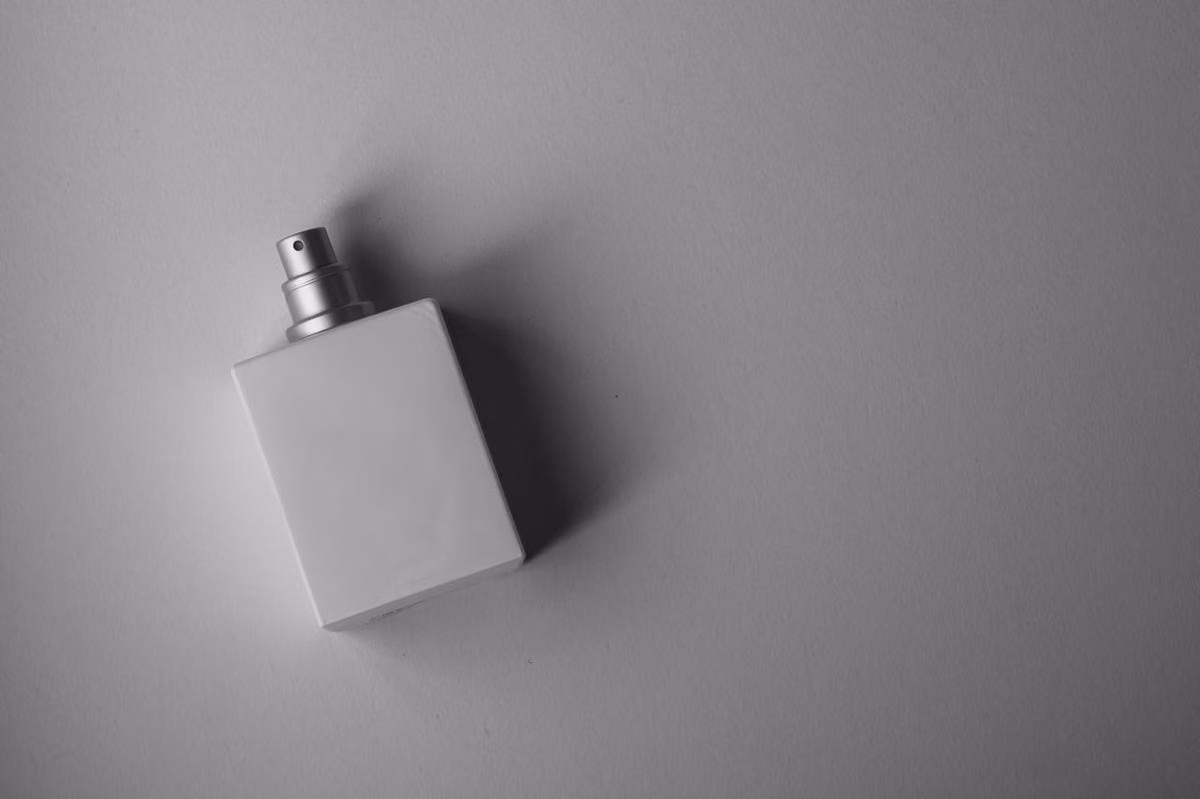 5 Parfum Pria Terbaik untuk Kencan: Aroma Maskulin yang Bikin Pasangan Betah