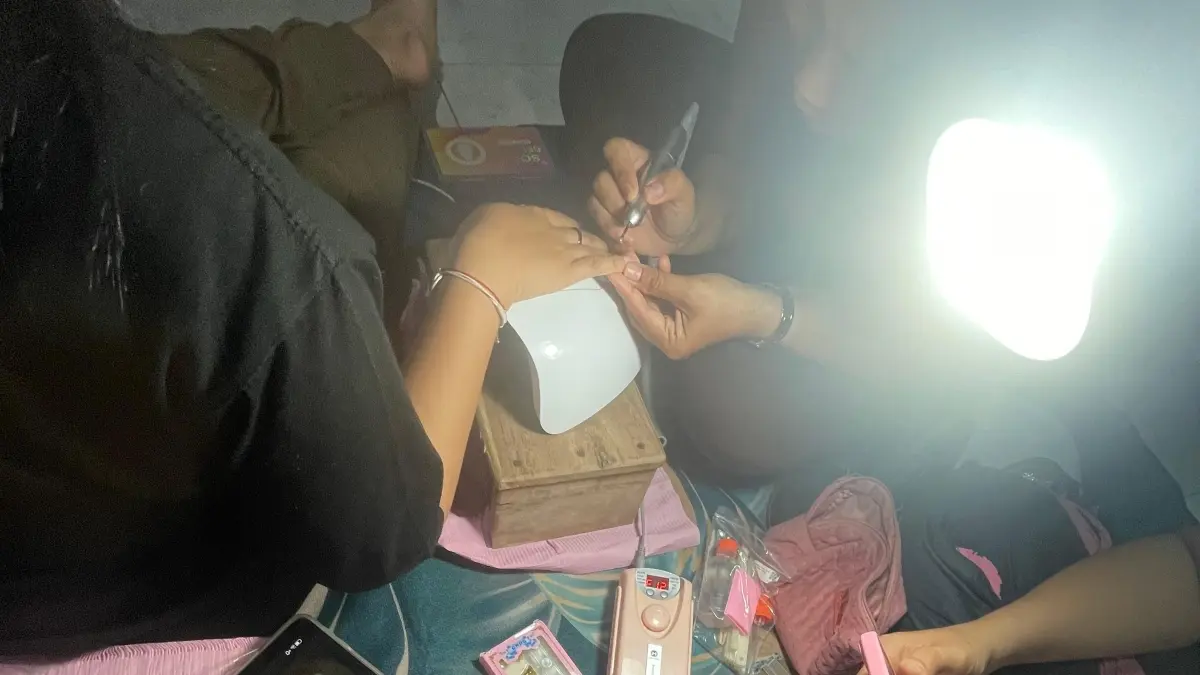 Nail Art Minimalis: Margin Tinggi dari Desain Kuku Sederhana