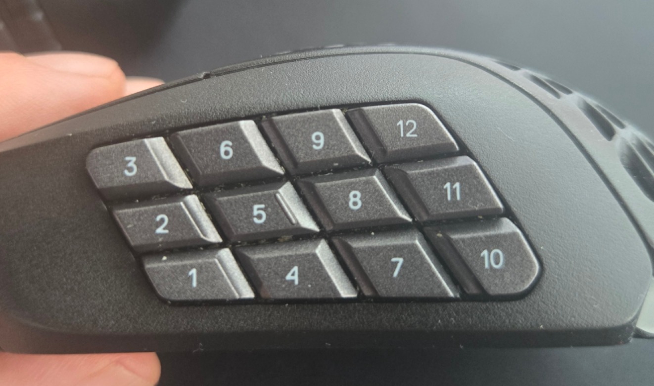 Mouse MMO 12 Tombol Terbaik untuk Game dan Produktivitas