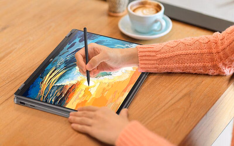 Laptop 2-in-1 dengan Stylus Pen untuk Desainer dan Mahasiswa