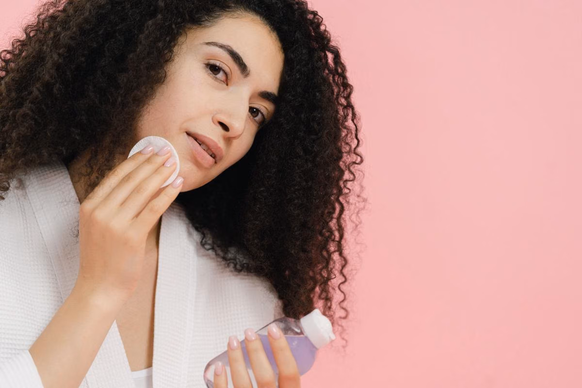 Sunscreen dan Micellar Water Lokal Tanpa Paraben untuk Kulit Sensitif