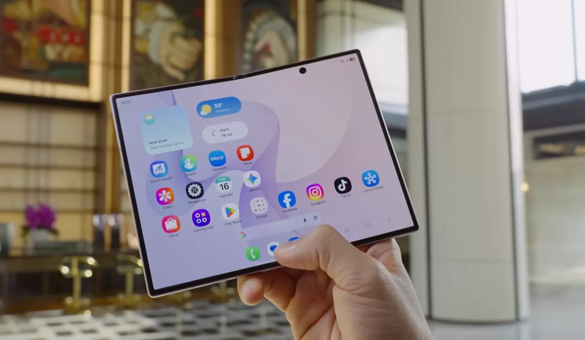 Baterai Silicon-Carbon dan Pengisian 20W di Galaxy Z Fold 8 Ultra