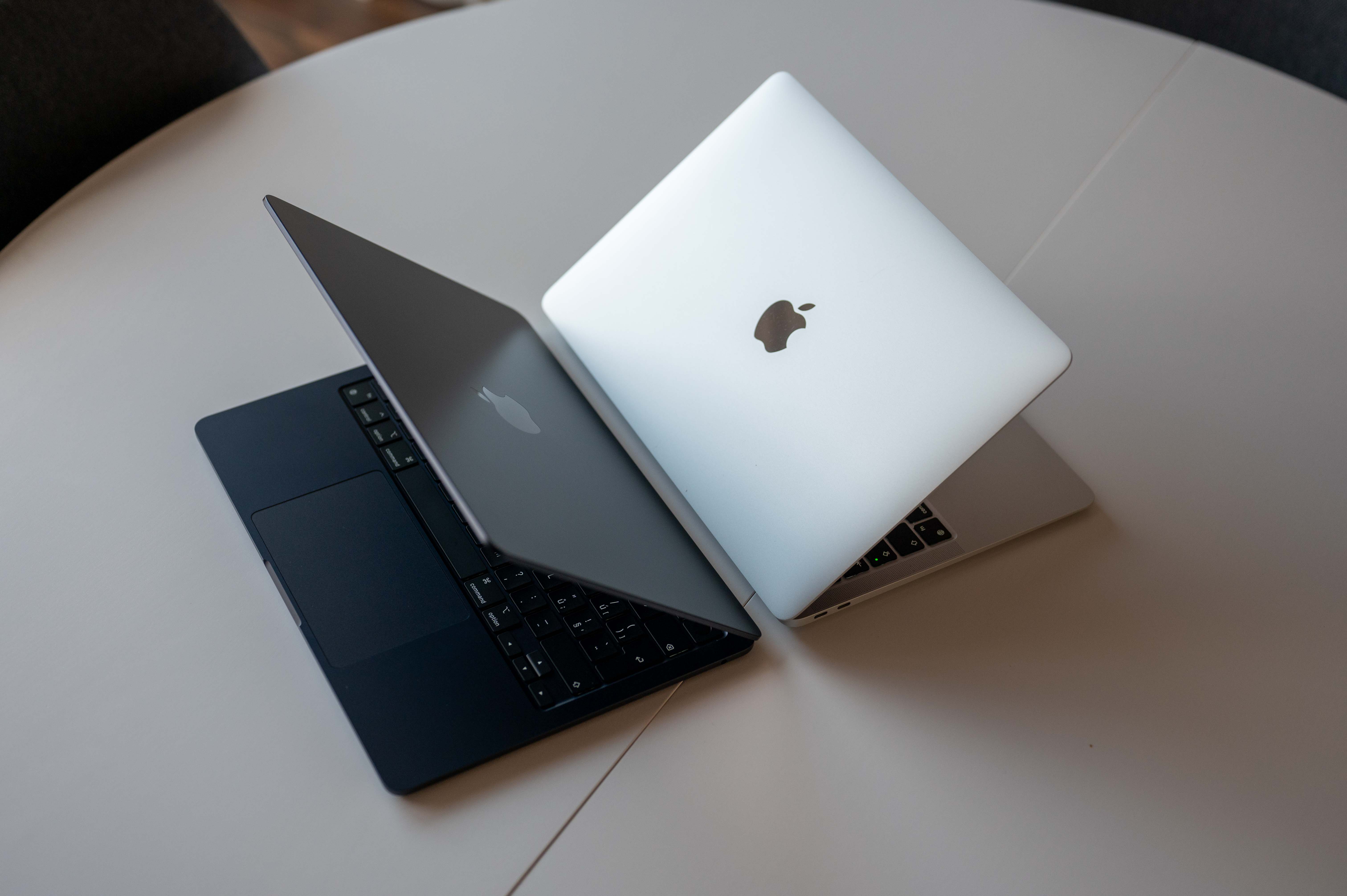MacBook Ultra dan 12 Inovasi Besar yang Menggoyang Standar Laptop Profesional
