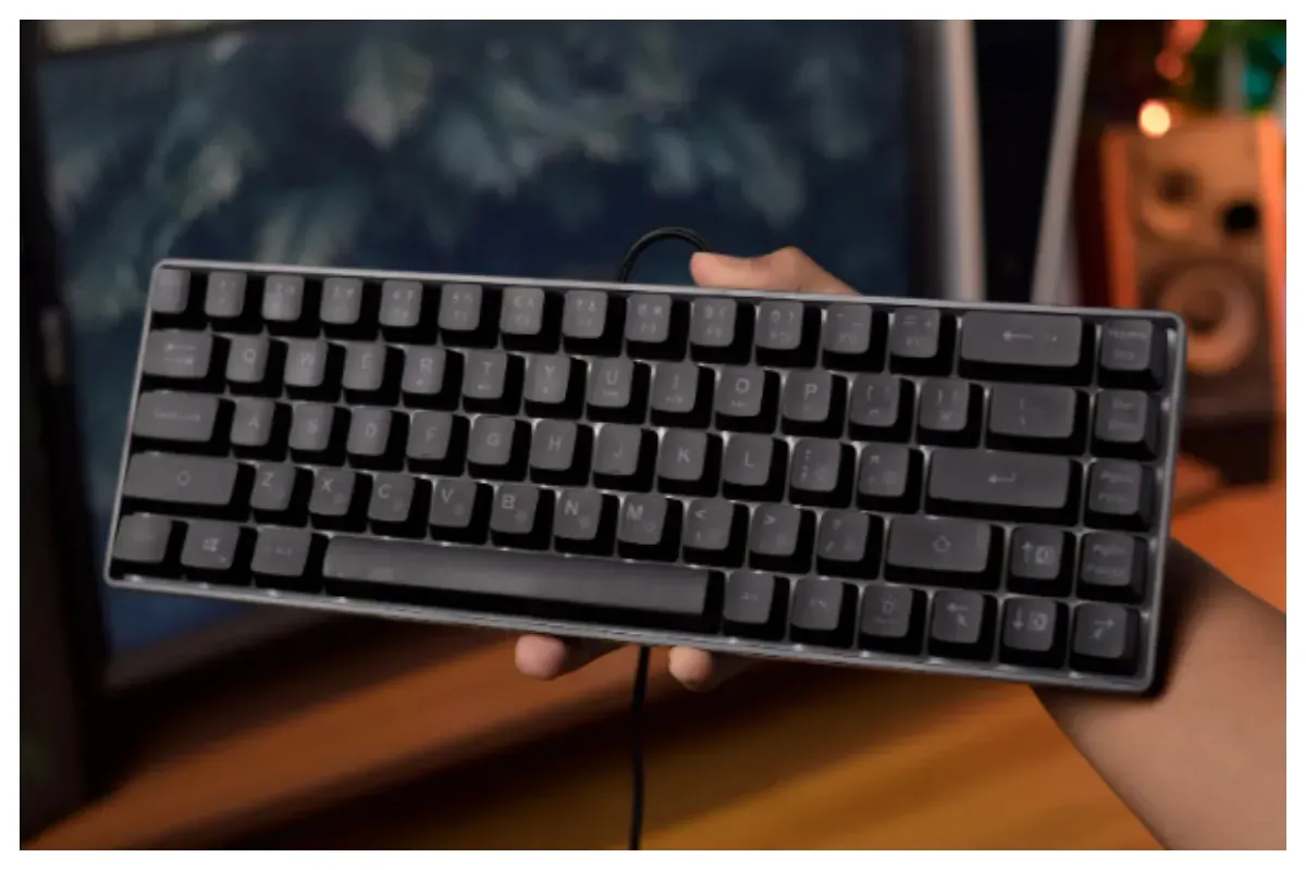 Keyboard Ergonomis untuk Produktivitas Kantor: Teknologi, Desain, dan Pilihan Terbaik