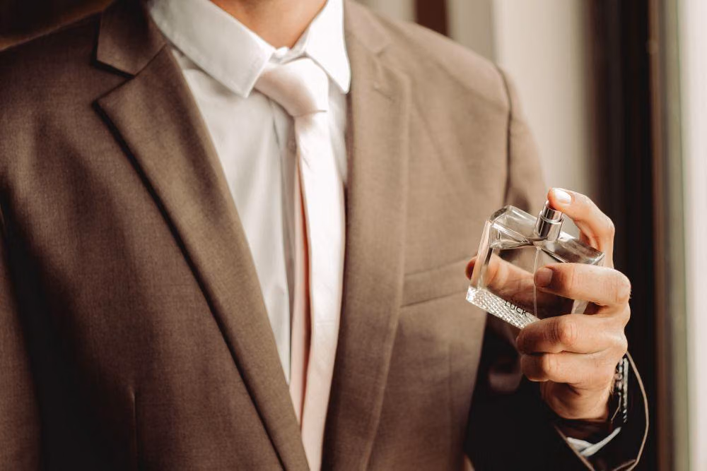 Parfum Pria Semakin Berkeringat Semakin Wangi: Panduan Pilih Aroma Maskulin Tahan Lama