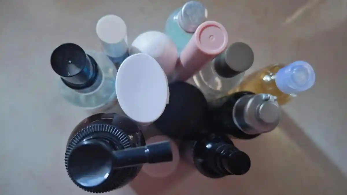 Rutinitas Skincare Dasar dari Cleansing hingga Sunscreen