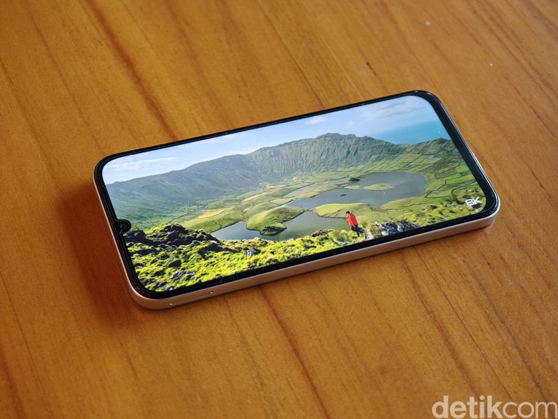 Realme C100 Series vs Narzo 100x: Mana Baterai 8000 mAh Paling Worth It?