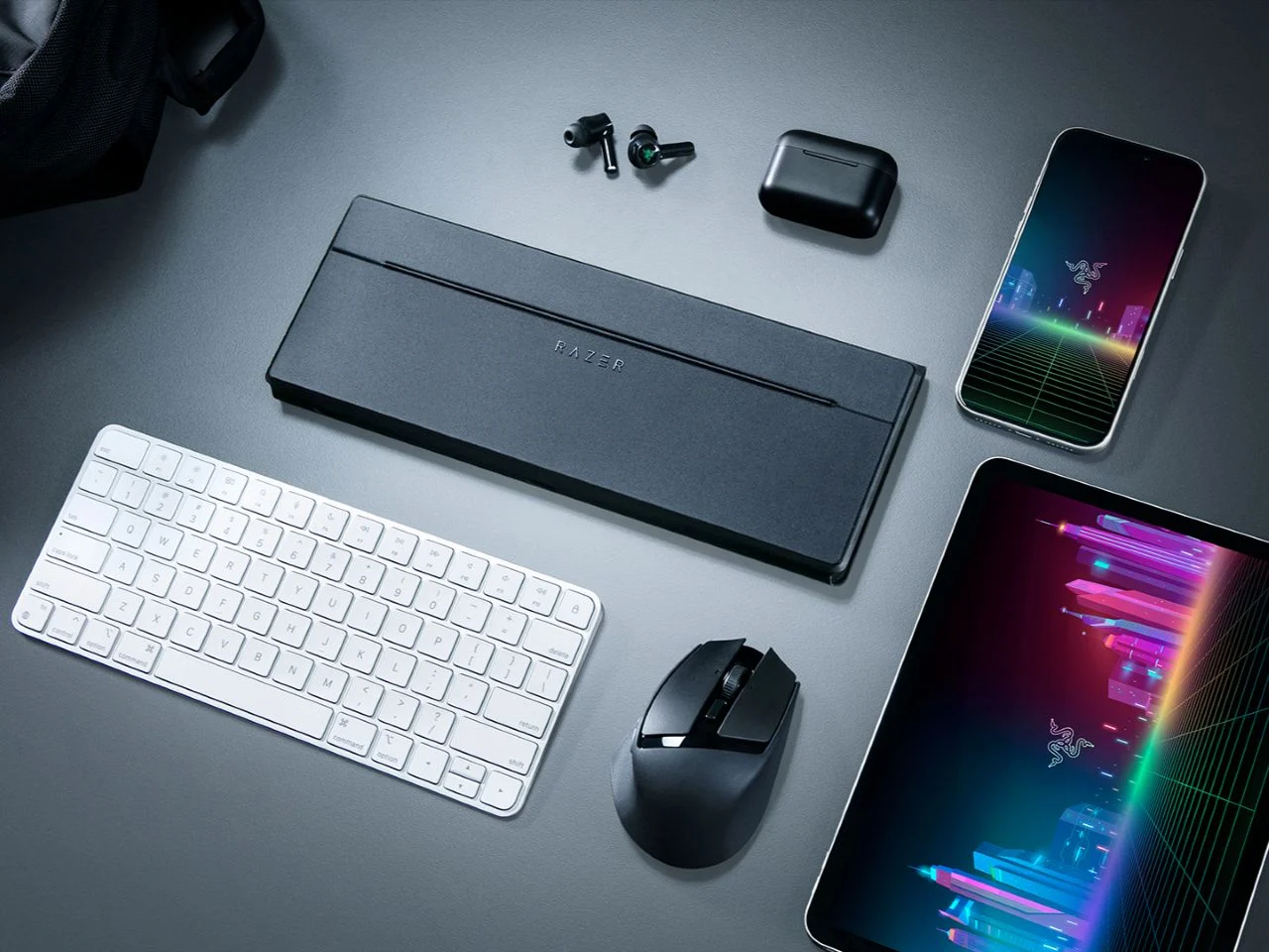 Razer Travel Case Folio: Casing Keyboard Portabel Multifungsi