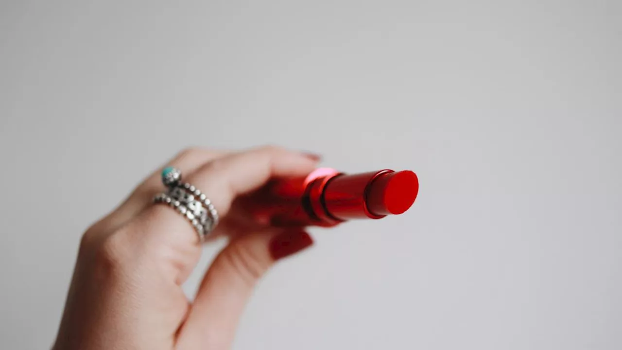Panduan Lengkap Memilih Lipstik untuk Kulit Sawo Matang