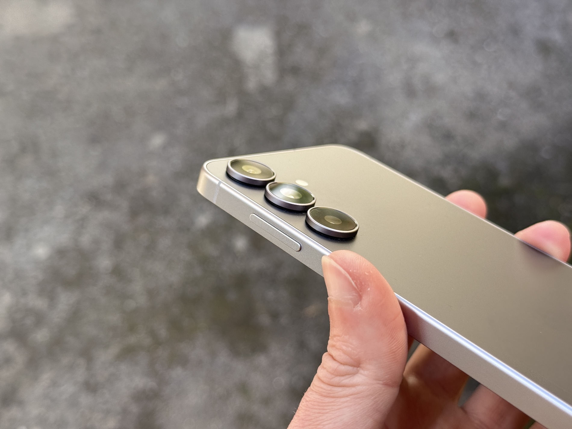 Galaxy S26 FE Konfirmasi Fast Charging 45W, Mengalahkan Model Dasar