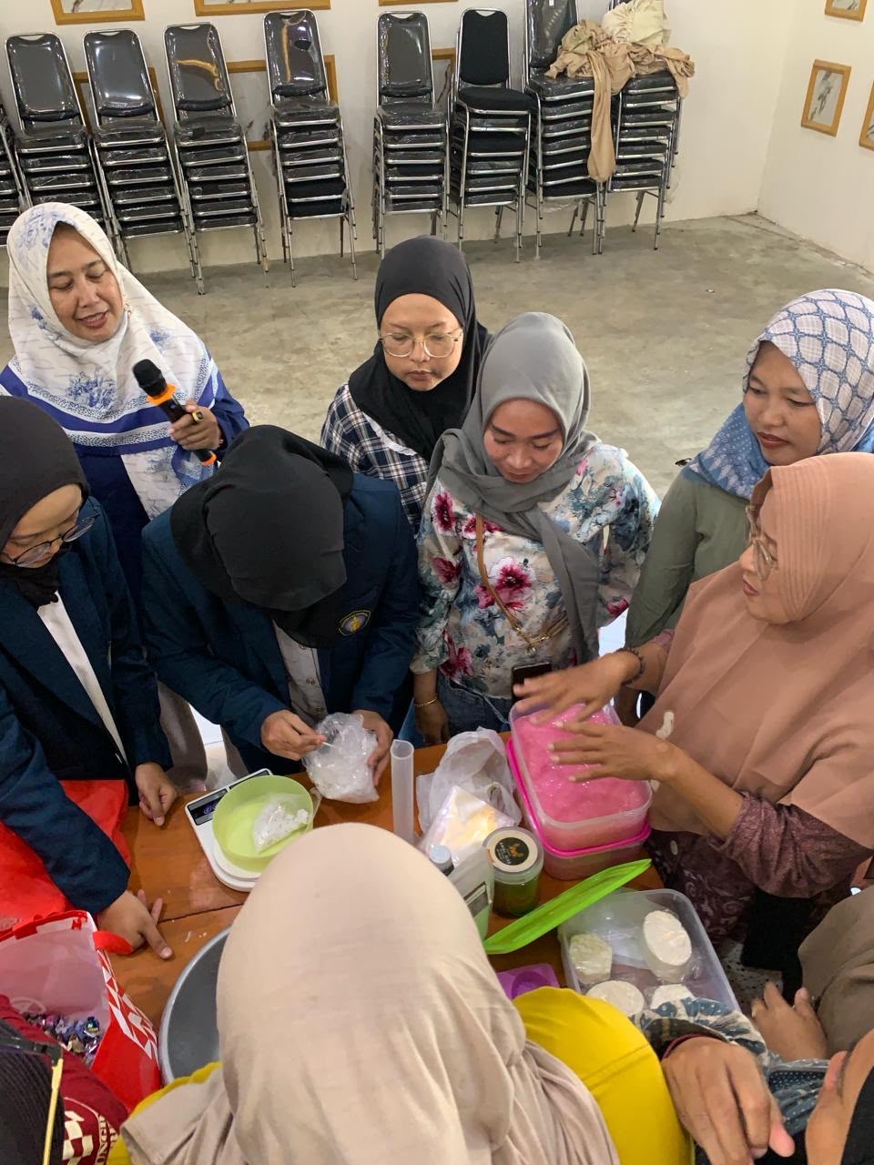 Dari Minyak Jelantah ke Belimbing: Sabun Alami yang Mengubah Warga